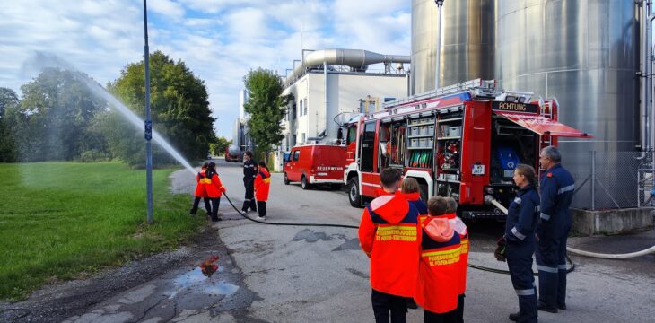 Feuerwehrjugend: Wasserwerfer und Löschangriffsleitung • 17.09.2025