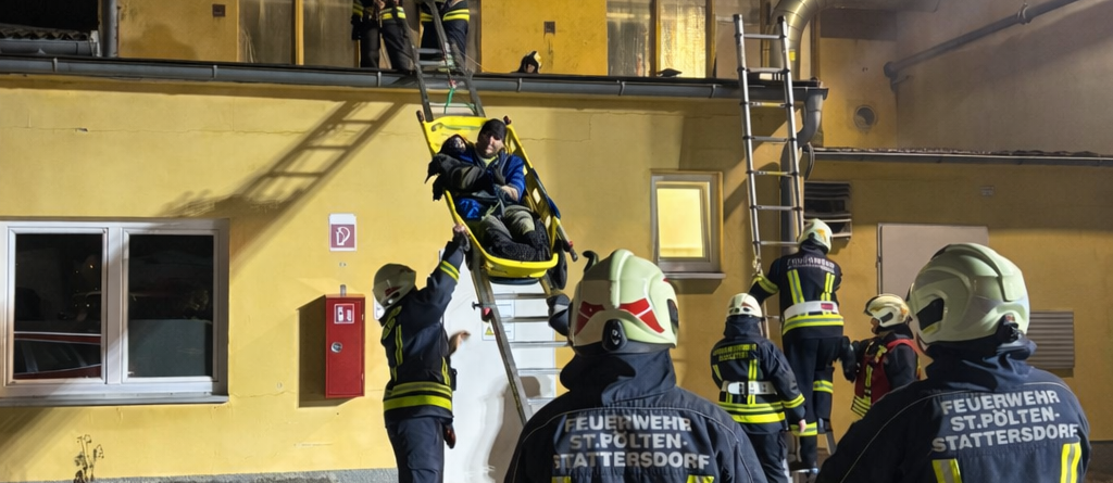 Übung Menschenrettung aus Höhe • 25.02.2026, 19:00 Uhr