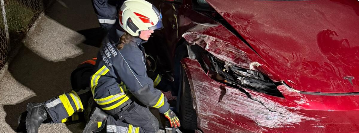 Bergung PKW (T1) • 21.03.2025, 02:24 Uhr